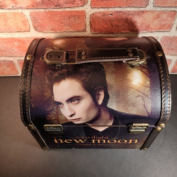 RARE Twilight New Moon Edward Trunk NECA - Picture 8 of 9